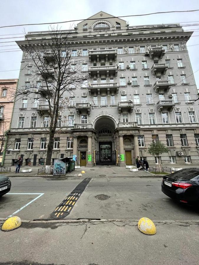 Amazing Tara'S Shevchenko Square Apartment Kyiv Exterior photo